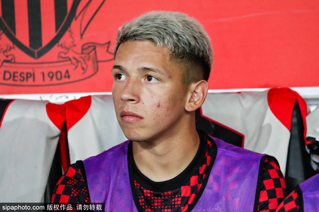 多纳鲁马的命运转折：巴黎为何决定放弃这位欧冠英雄？